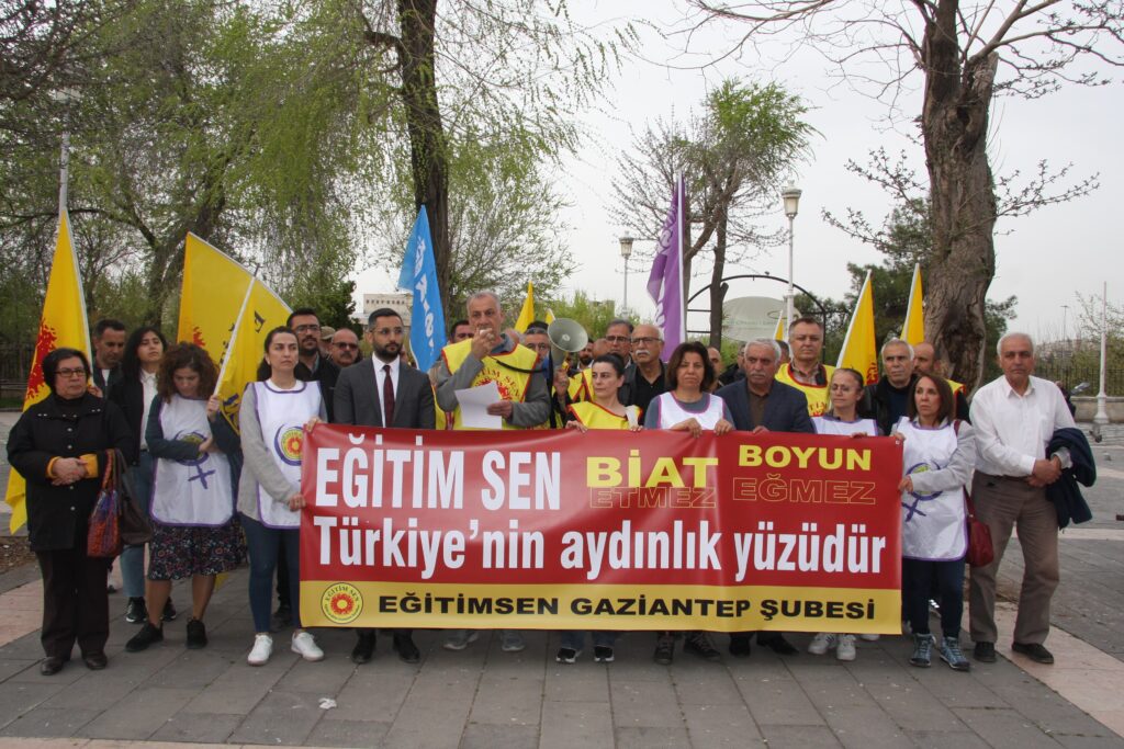 Eğitim Sen’den soruşturma tepkisi: Eğitim Sen’i hedef gösterenler suç işlemektedir