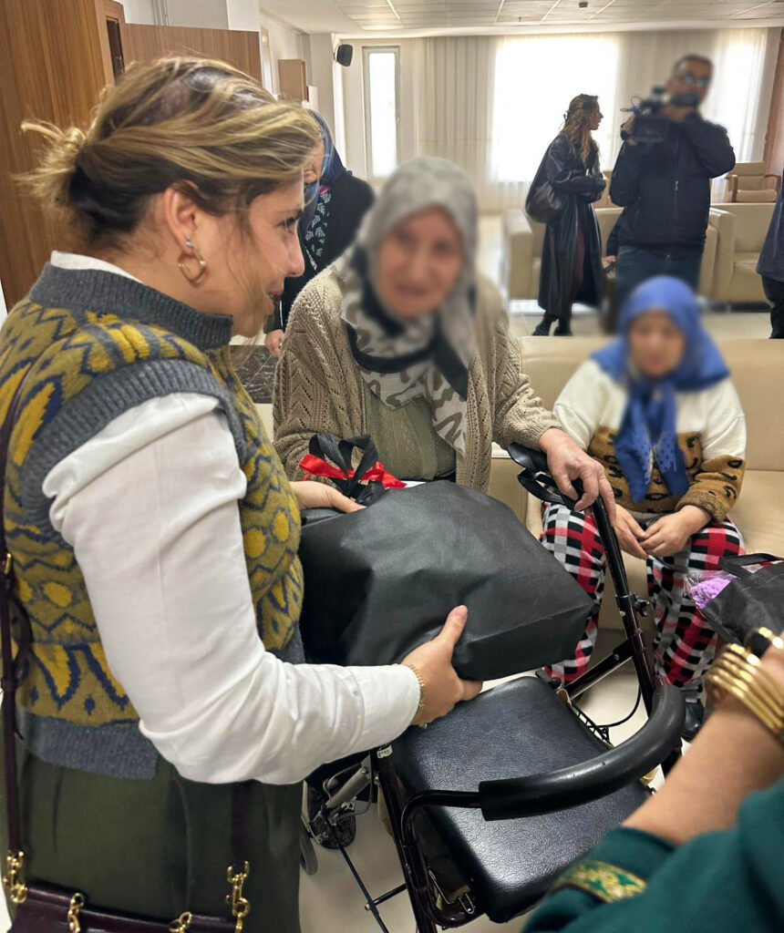 GAÜN Yaşlılarla Buluştu: Sevgi Engel Tanımaz