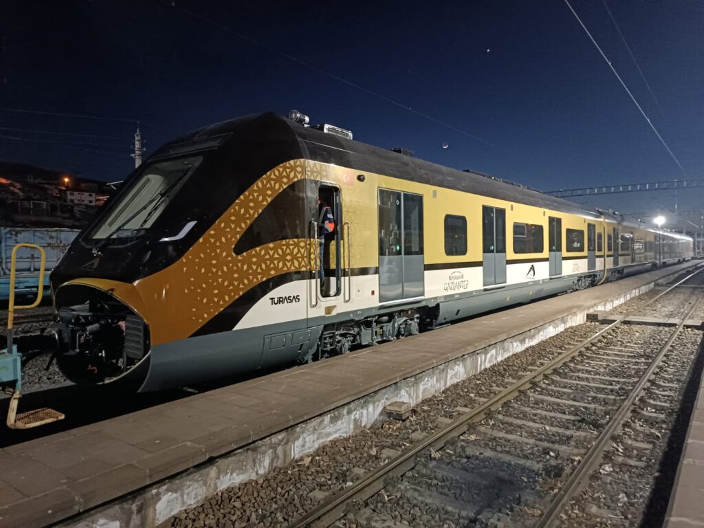 Gaziray’a yeni takviye: Yerli ve milli tren setleri yola çıktı