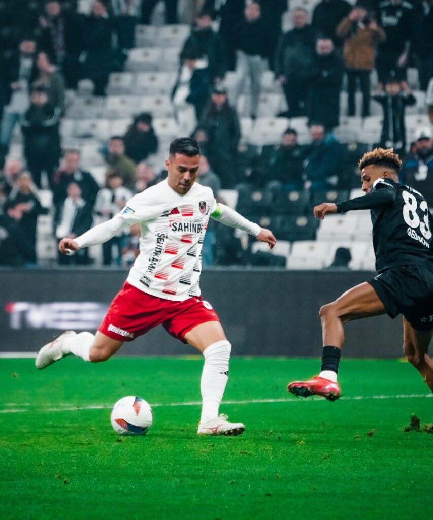 Gaziantep FK’den 10 Kişiyle İstanbul’da Büyük Zafer!
