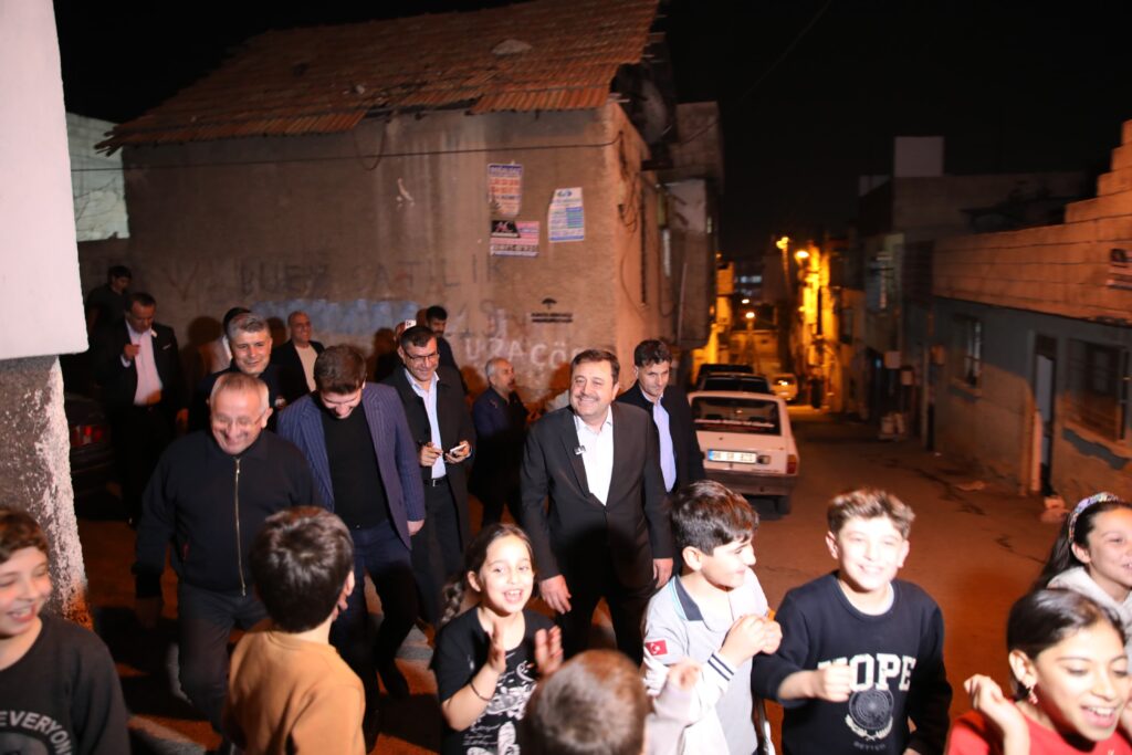 Gaziantep’te Fedaioğlu rüzgarı: Kenti karış karış geziyor