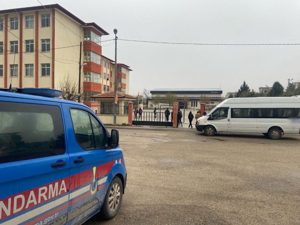 Gaziantep’te “Huzurlu Okul Önleri ve Huzurlu Sokaklar” uygulaması yapıldı