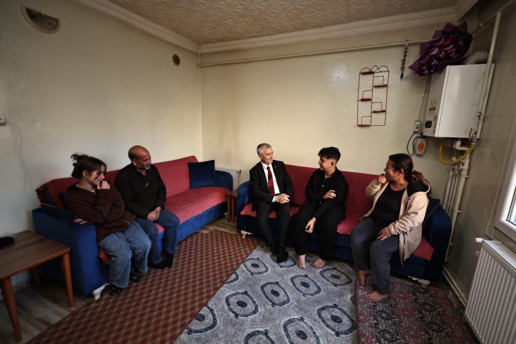 Tahmazoğlu’ndan sürpriz ziyaretler