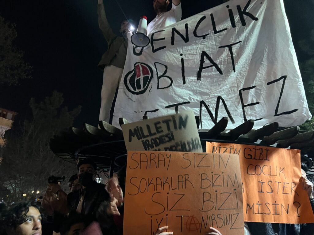 Gaziantep Üniversitesi öğrencilerinden İmamoğlu’na destek yürüyüşü