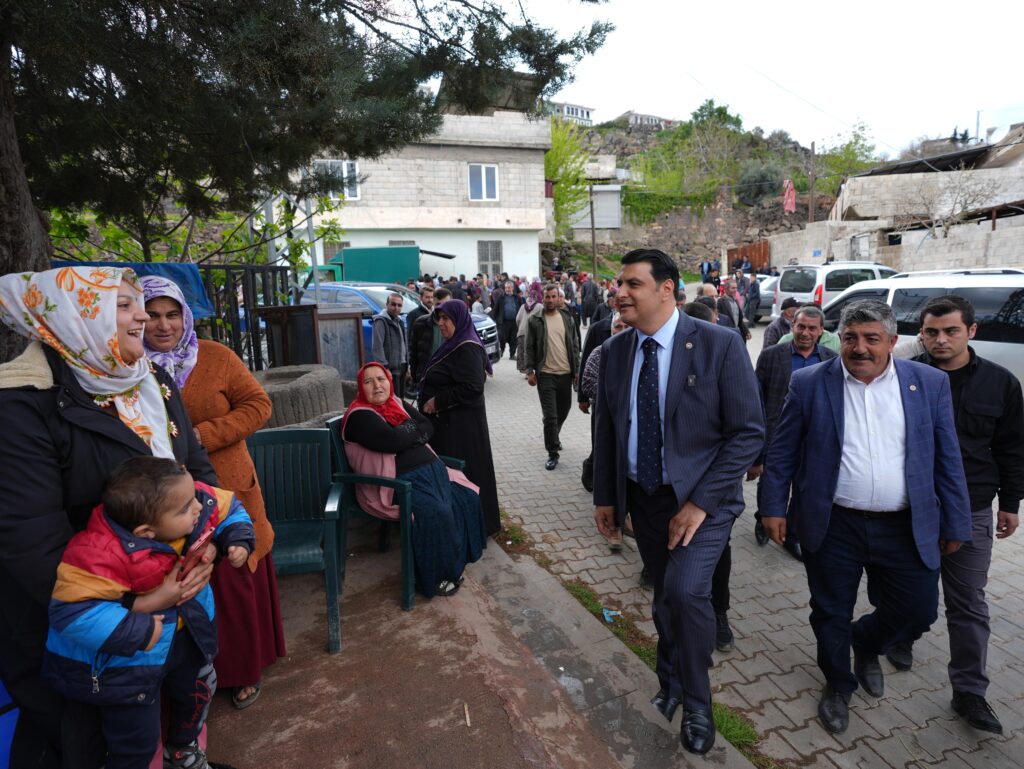 Yılmaz’dan Mahalle Ziyaretleri: “Şehitkamil’i Birlikte Güzelleştireceğiz”