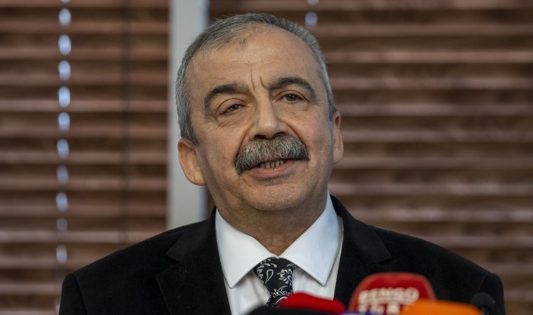 Sırrı Süreyya Önder kalp krizi geçirdi
