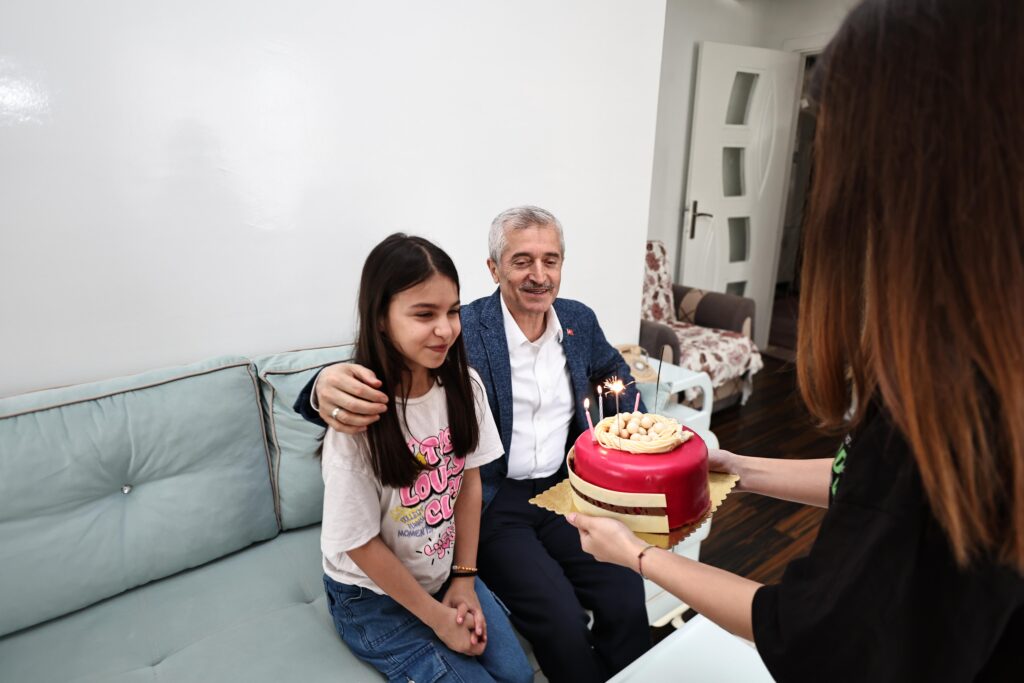 Tahmazoğlu’ndan Nilay’a Doğum Günü Sürprizi