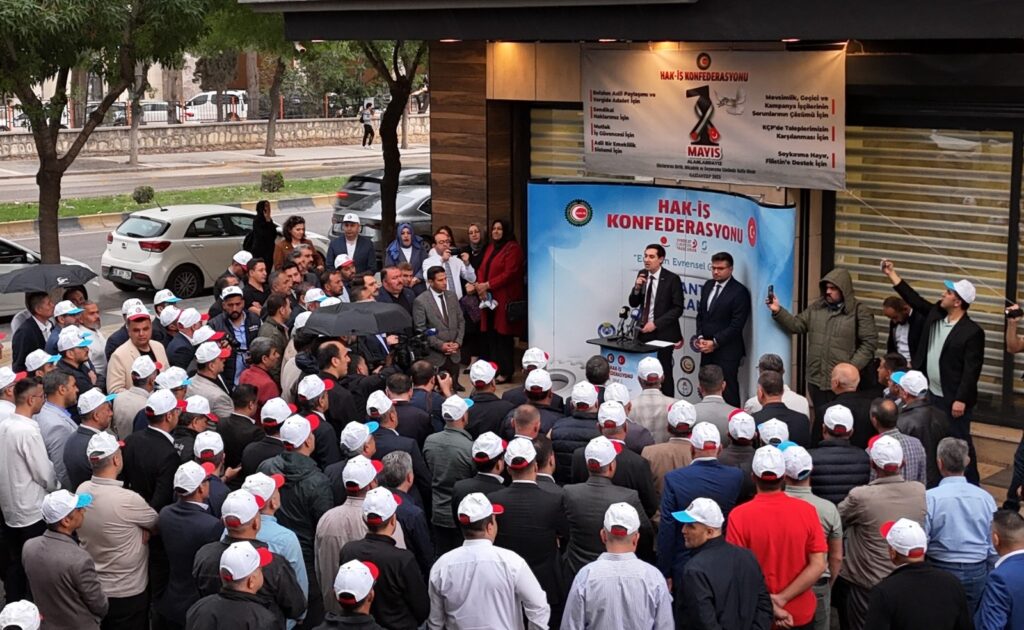 Emekçinin gücü Gaziantep’ten yükseldi: HAK-İŞ, 1 Mayıs haftasında taleplerini haykırdı