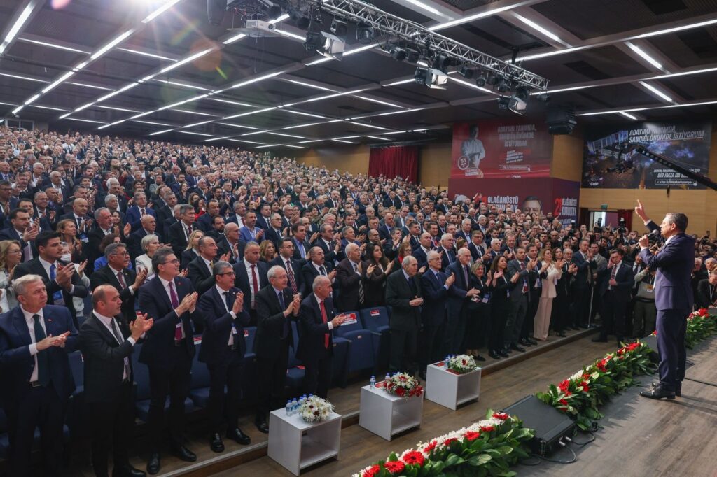 CHP’nin yeni PM ve YDK üyeleri belli oldu: İşte Özgür Özel’in listesi…