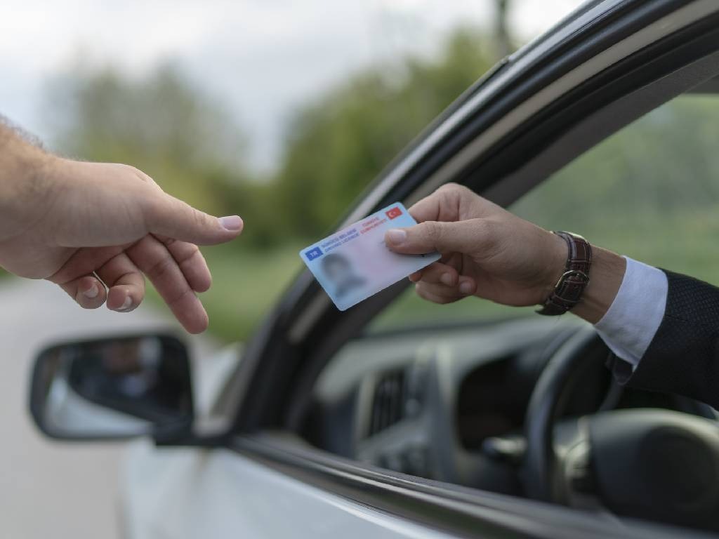 Ehliyet Yenileme Son Tarihi 2025: Eski Ehliyetler Ne Zaman Geçersiz Olacak?