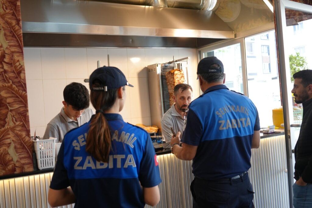Şehitkamil’de Tavuk Denetimi: Standartlara Uymayan İşletmelere Ceza