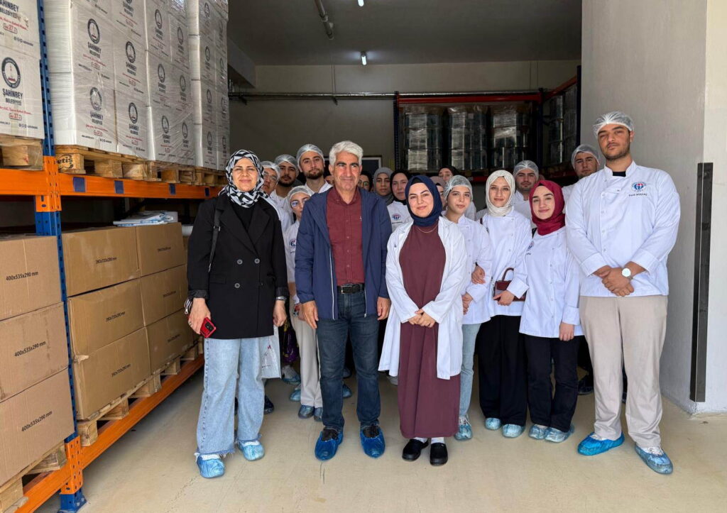 Gastronomi Öğrencilerinden Şahinbey Belediyesi Aşevi’ne Teknik Gezi!