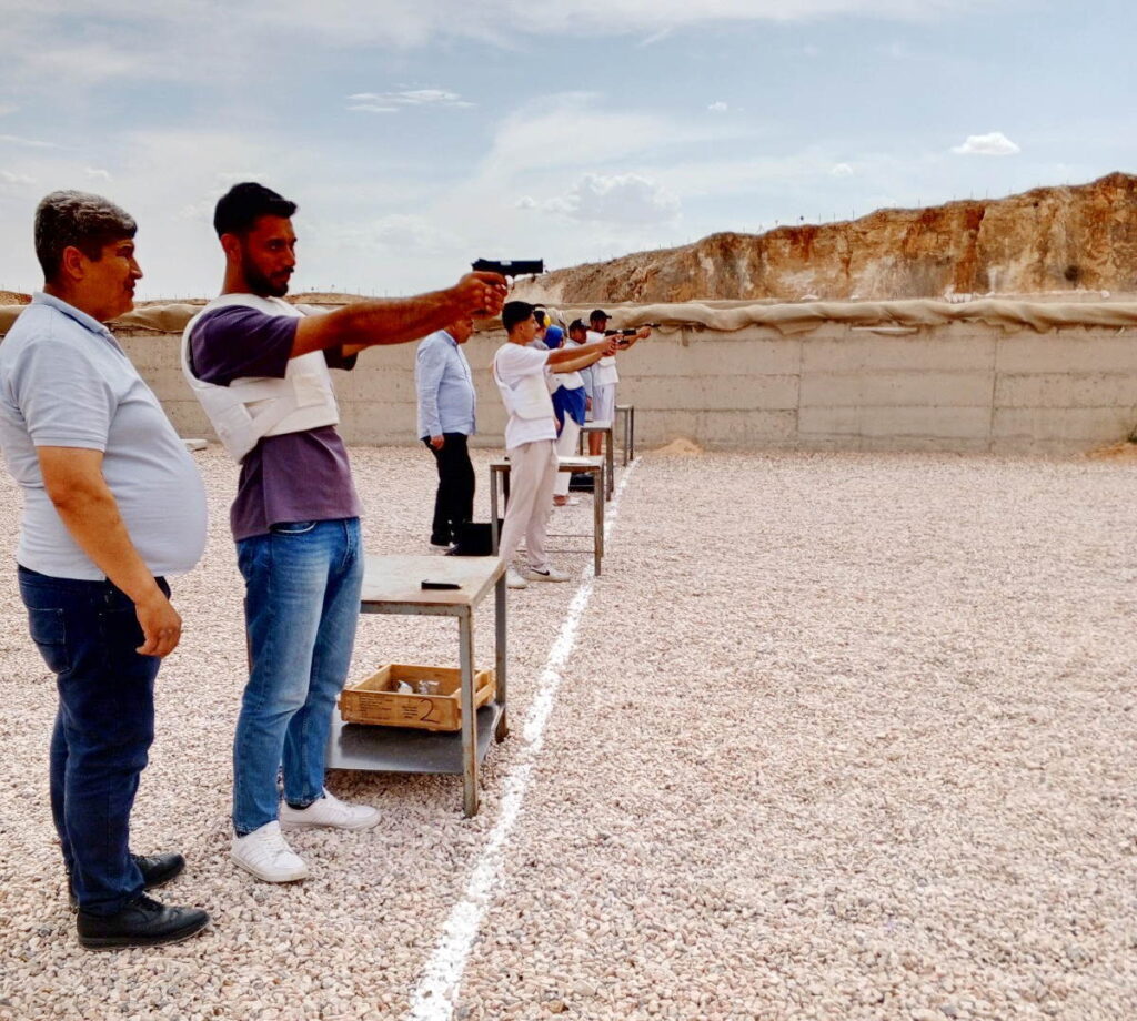 GAÜN Öğrencilerine Uygulamalı Atış Eğitimi Verildi