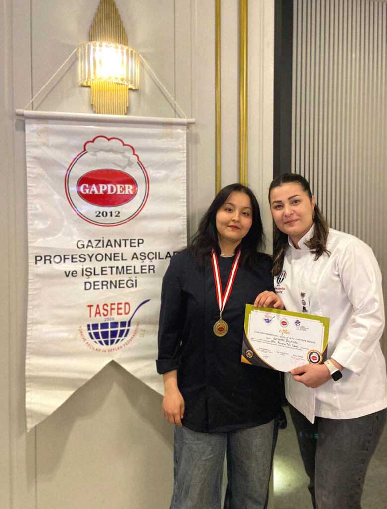 GAÜN’lü Öğrencilerden Yemek Yarışmasında Altın Madalya Başarısı