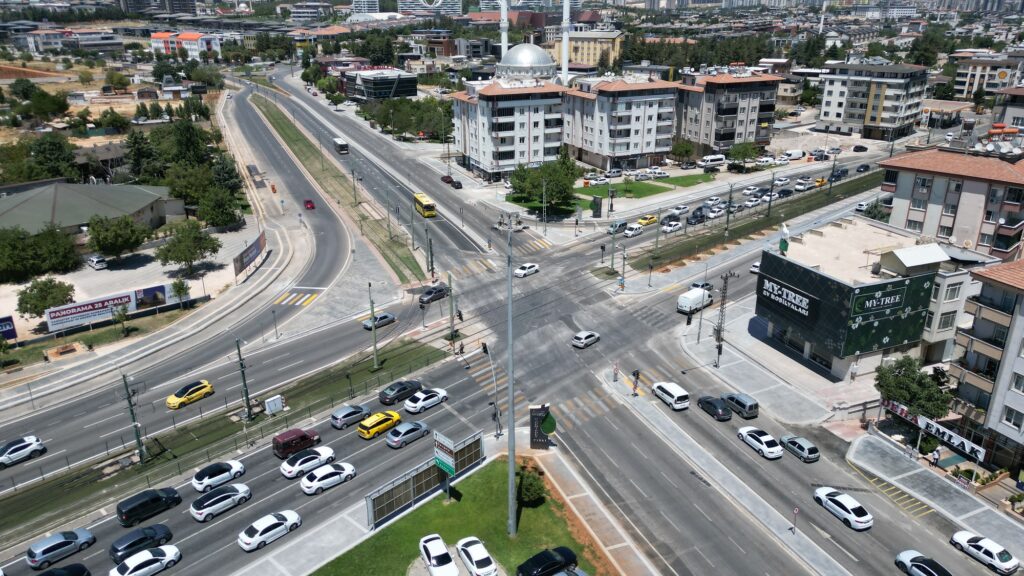 Gaziantep Trafikte Dijital Dönüşüm Başlattı: Yapay Zekâlı Sinyal Sistemi Devrede