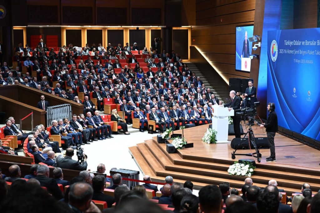 Gaziantepli Delegelere Hizmet Şeref Belgesi Verildi
