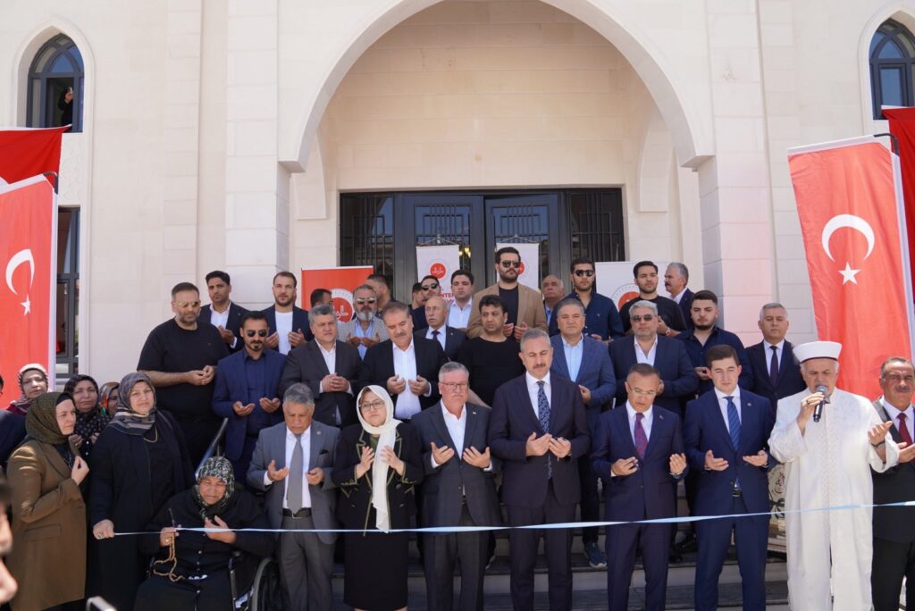 Kaplan Ailesinden Oğuzeli’ne İki Anlamlı Eser