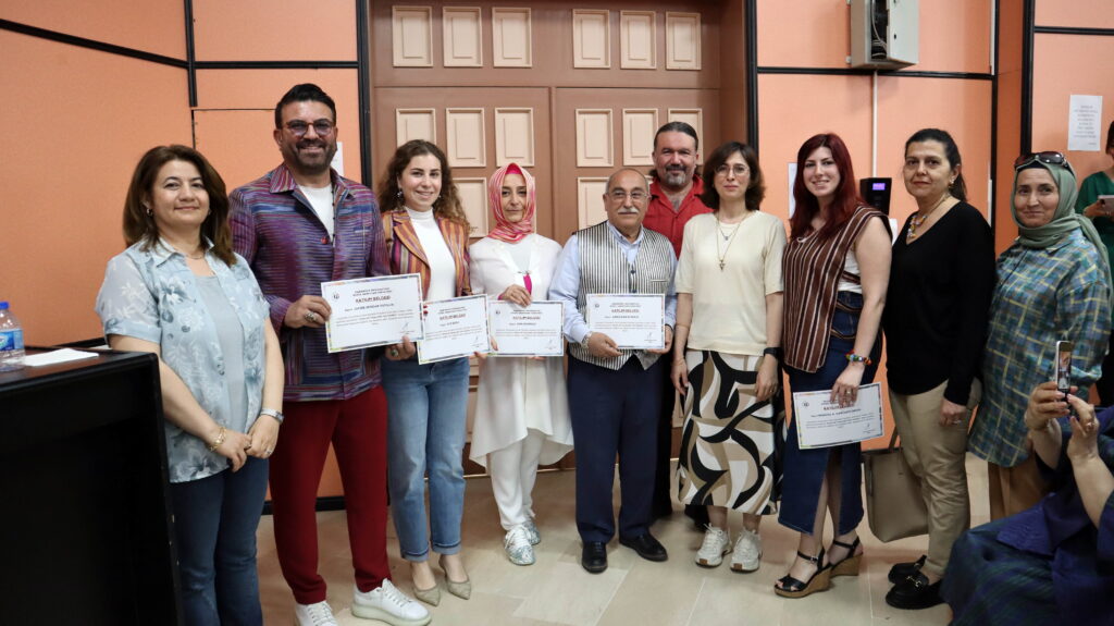 GAÜN’de “Kutnu İle Tasarımda Yeni Ufuklar” Paneli Düzenlendi