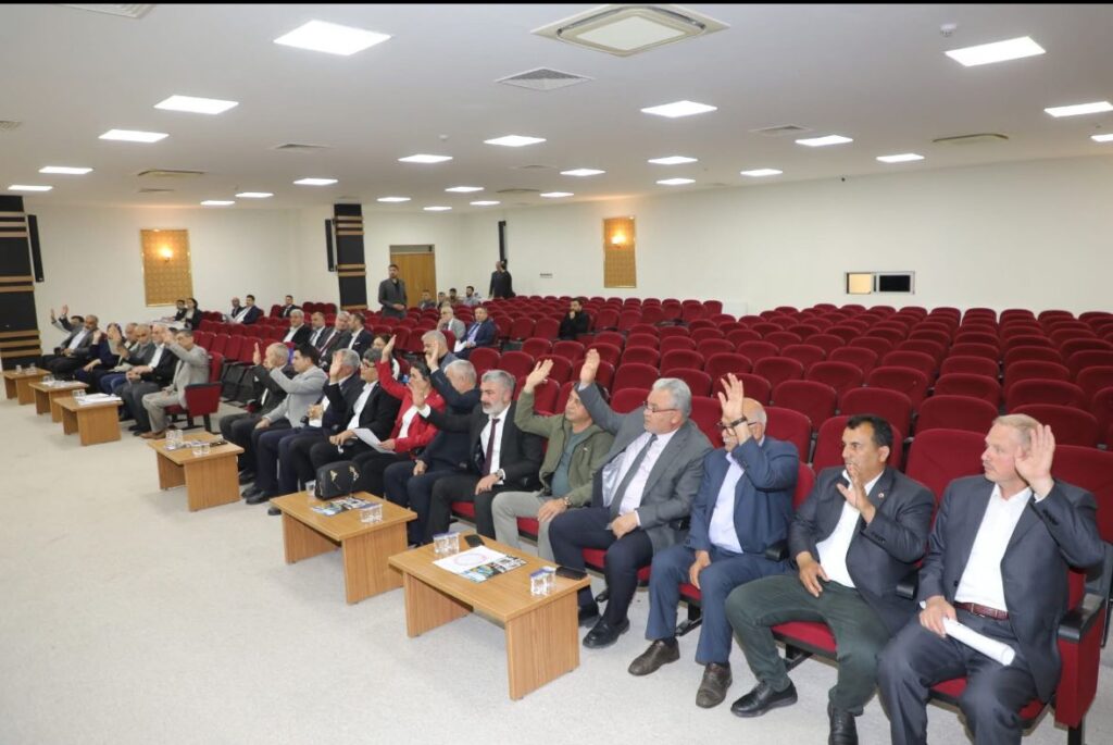 Nizip Belediye Meclisi’nde Gerginlik: AK Parti Grubu Salonu Terk Etti