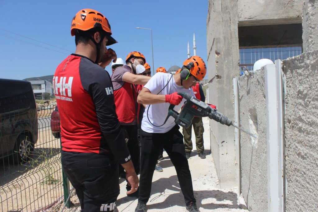 İHH Arama Kurtarma Gaziantep Ekibinden Kentsel Arama Kurtarma Eğitimi