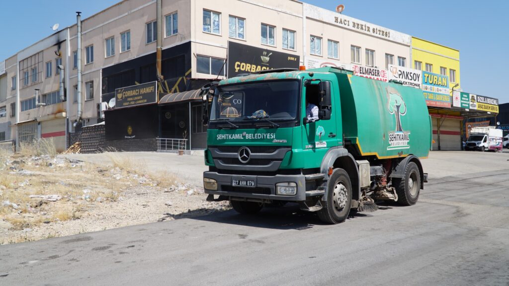 Şehitkamil’den Sanayi Mahallesi’nde Detaylı Temizlik!