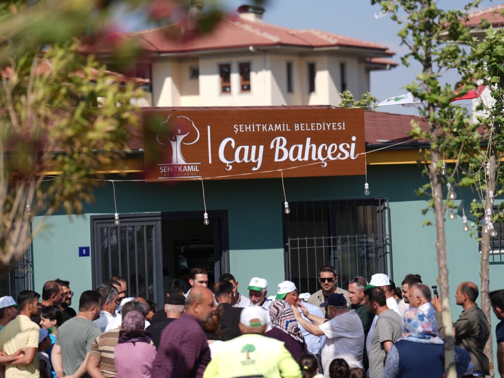 Başkan Yılmaz Kuzeyşehir’de Çay Bahçesi Açtı