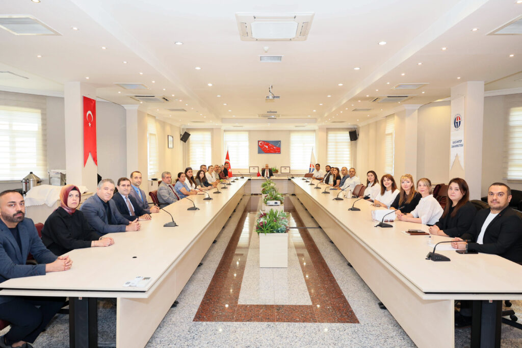 GAÜN’de Çevre, Enerji ve Su Verimliliği Eğitim Belgeleri törenle takdim edildi