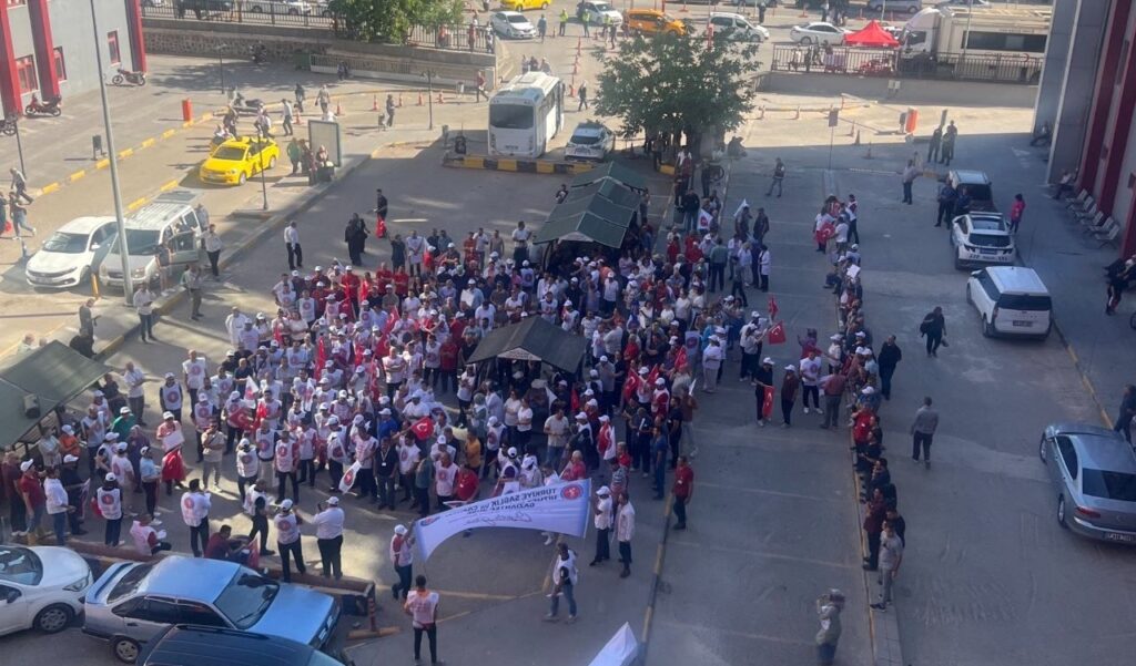 Kamuda TİS Krizi Büyüyor: Gaziantep’te TİS Eylemleri Başladı