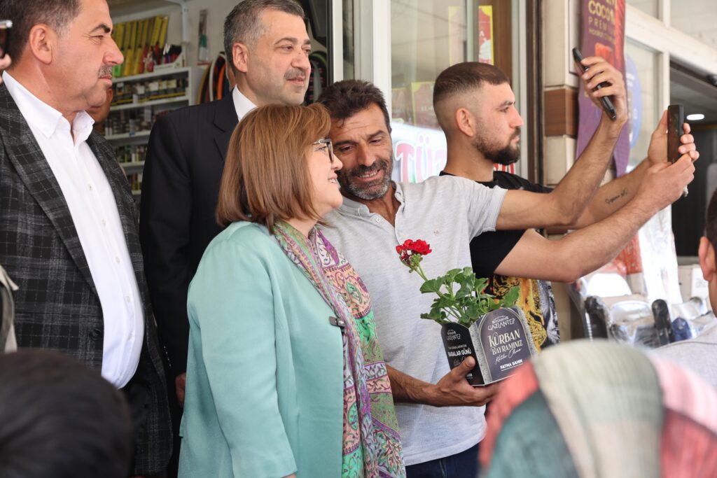 Bayramda Gönül Seferberliği: Başkanlardan Esnafa Bayram Ziyareti