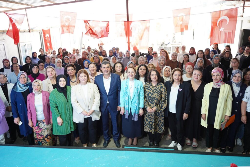 AK Parti Kadın Kolları’ndan Hatay’a Destek Ziyareti