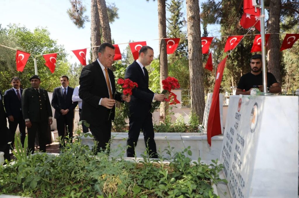 “Milletin iradesiyle geleceğe yön veren kahramanlara minnetle”