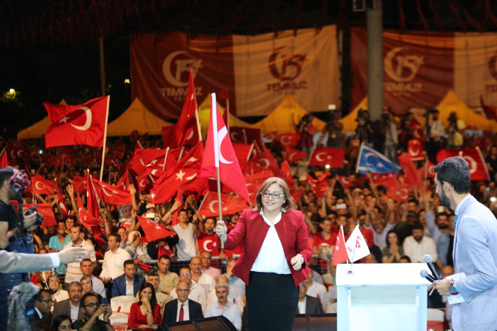 “15 Temmuz, bu milletin ihanete karşı siper olduğu tarihi bir duruştur”