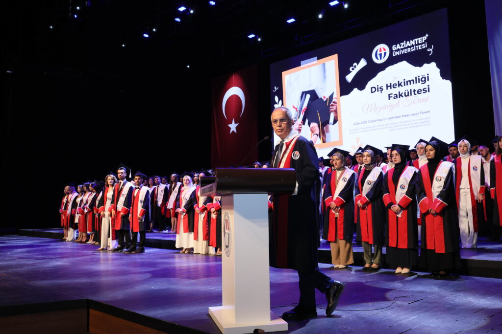 Diş Hekimliği Fakültesi Mezunları Kep Attı