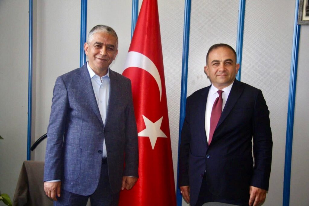 Gaziantep’te ayakkabı ve terlik sektörüne yön veren esnaflar, yıllardır hayalini kurdukları modern sanayi sitesine kavuşmak için önemli bir eşiği daha geride bıraktı.