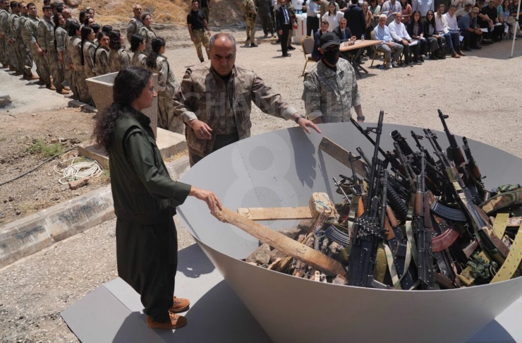 Tarihi gün: PKK silah bıraktı