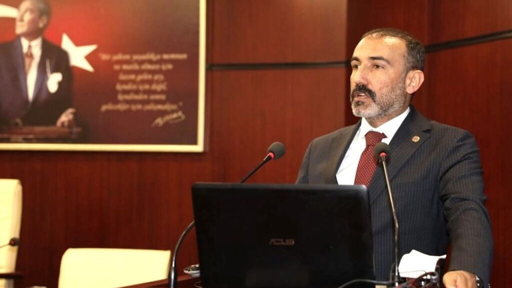 Fenomenlik ile şaklabanlık eş değer noktaya geldi