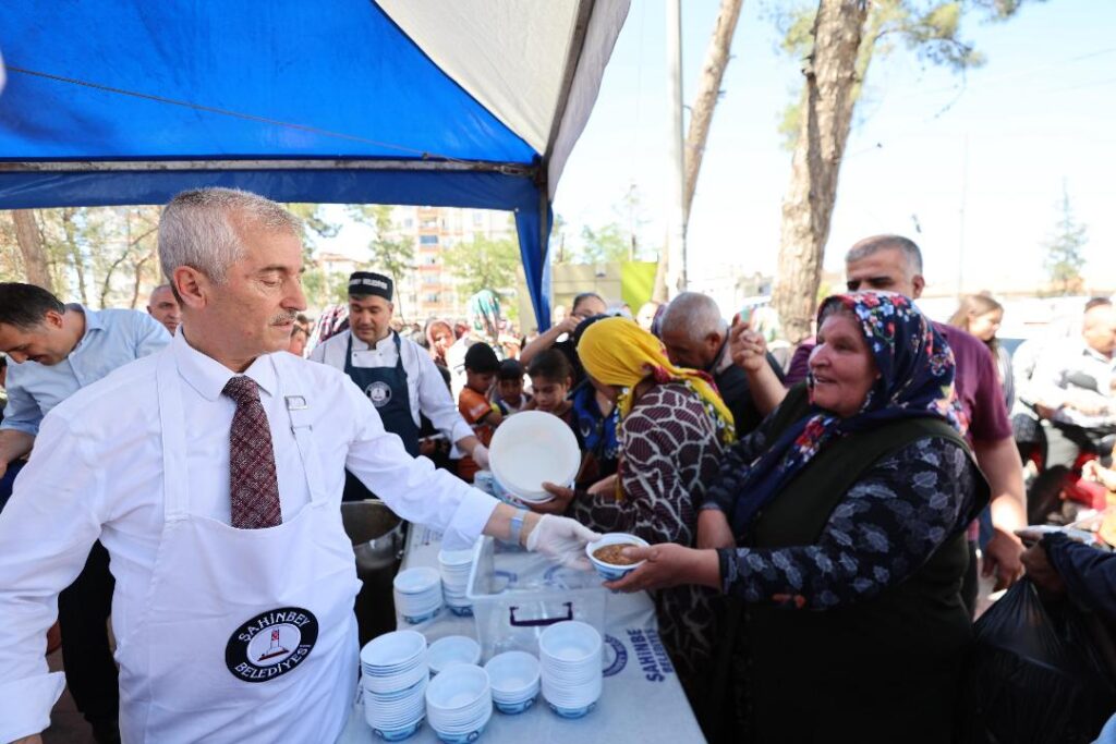 Şahinbey belediyesi aşure geleneğini sürdürüyor