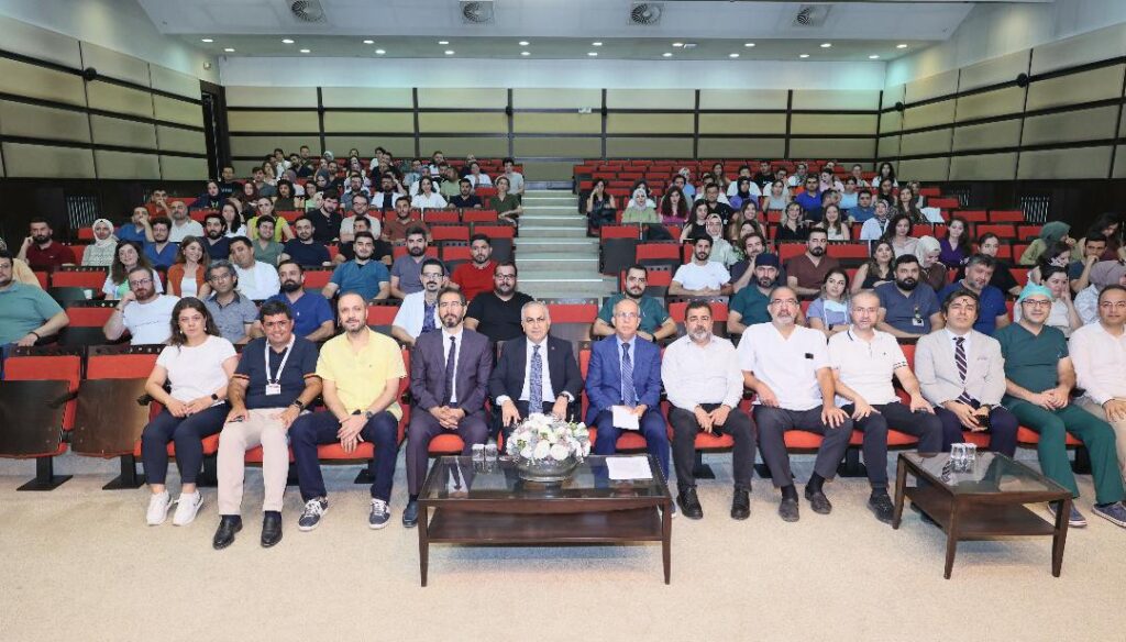 GAÜN Rektörü Doğan Hekimlerle Bir Araya Geldi