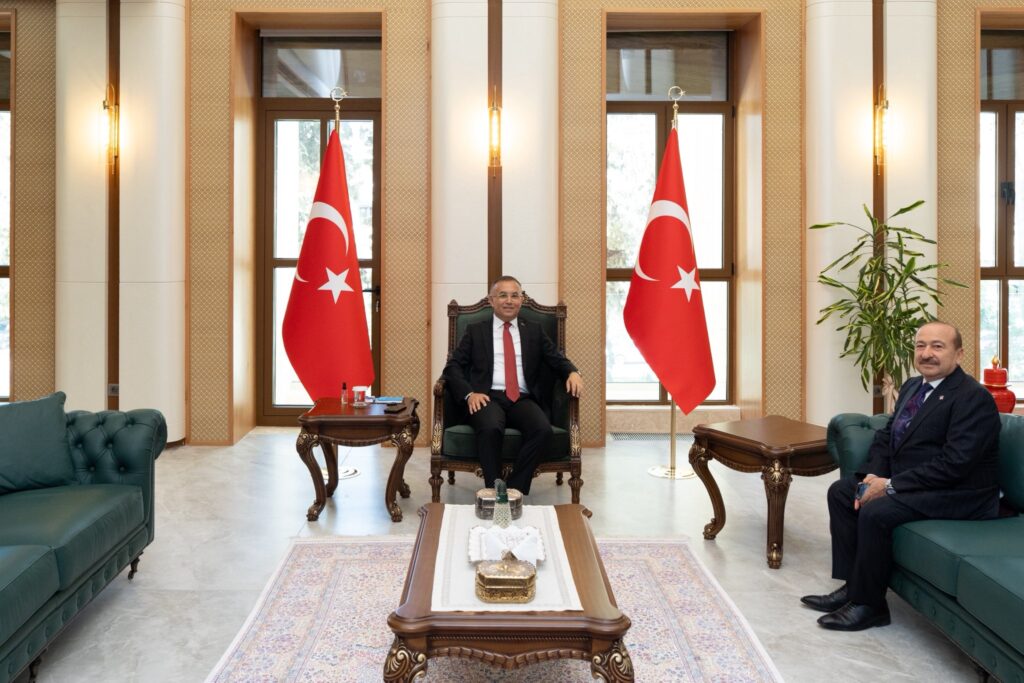 Memik Yılmaz Vali Çeber’i ziyaret etti