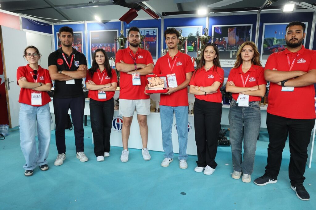 Teknofest’te GAÜN takımına “en iyi takım ruhu” ödülü