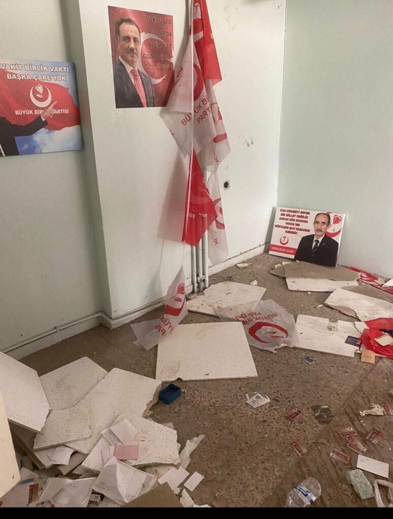 Gaziantep’te parti başkanının koltuğunu çaldılar!