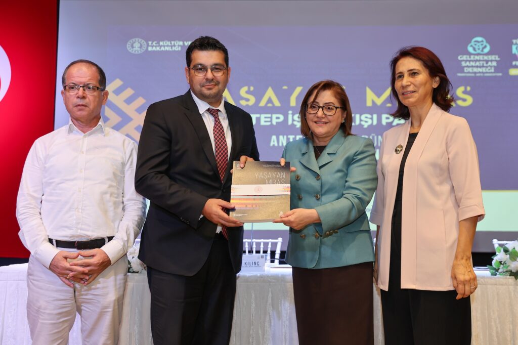 Gastroantep kapsamında Antep İşi’nin dünü, bugünü ve yarını” konulu panel düzenlendi