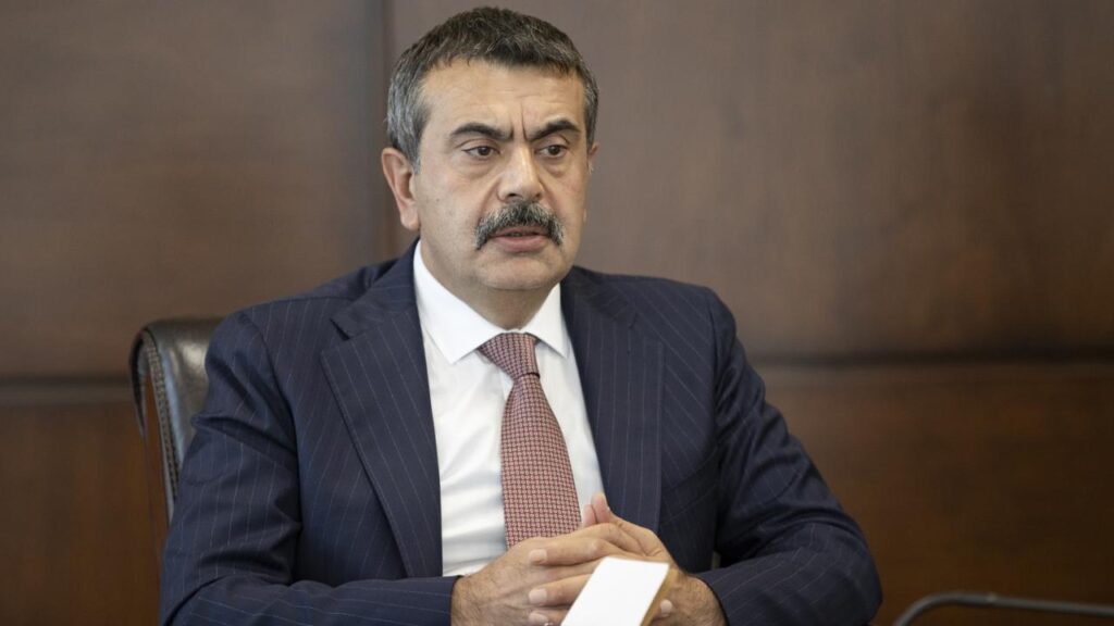 Bakan Tekin açıkladı! 12 yıllık zorunlu eğitim kısalacak mı?