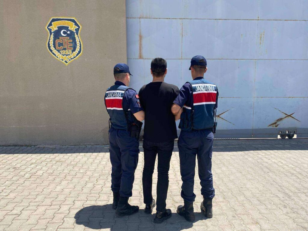 Gaziantep’te 16 Suç Kaydı Bulunan Dolandırıcı JASAT Operasyonuyla Yakalandı