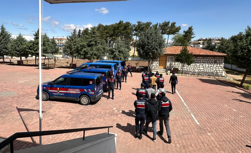 Gaziantep’te 3 kişinin hayatını kaybettiği arazi kavgasında 9 şüpheli tutuklandı