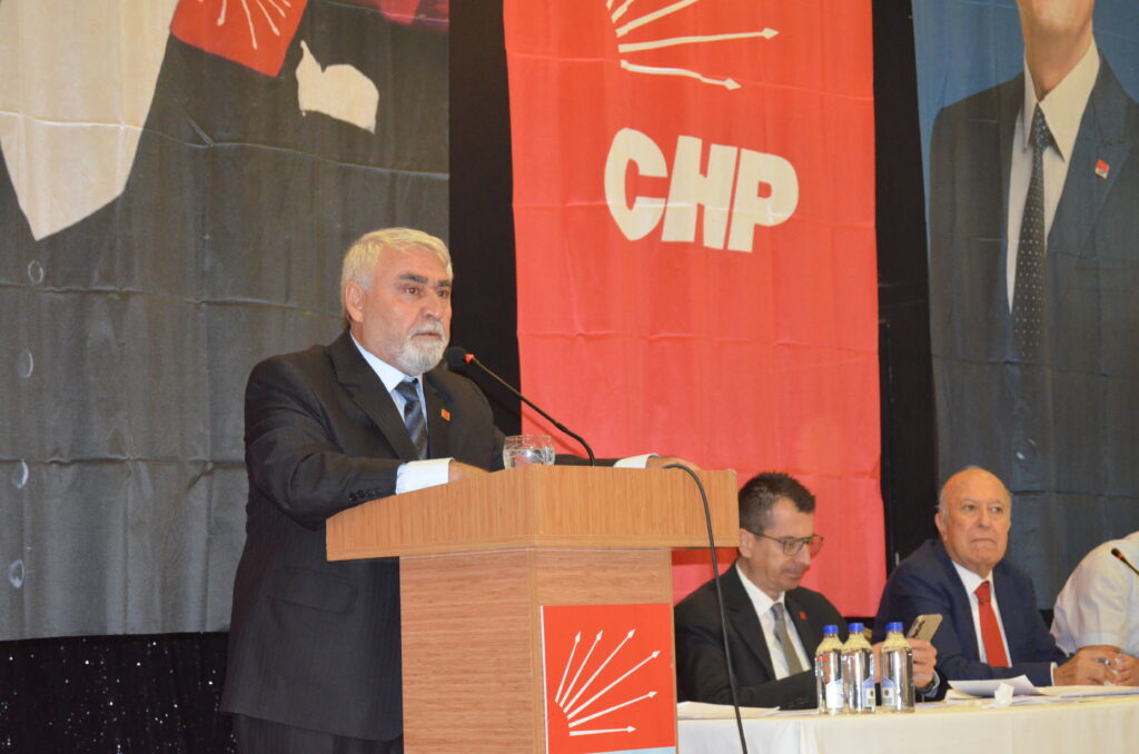 CHP Şehitkamil İlçe Başkanlığı Seçiminde Hurşit Yıldırım Güven Tazeledi