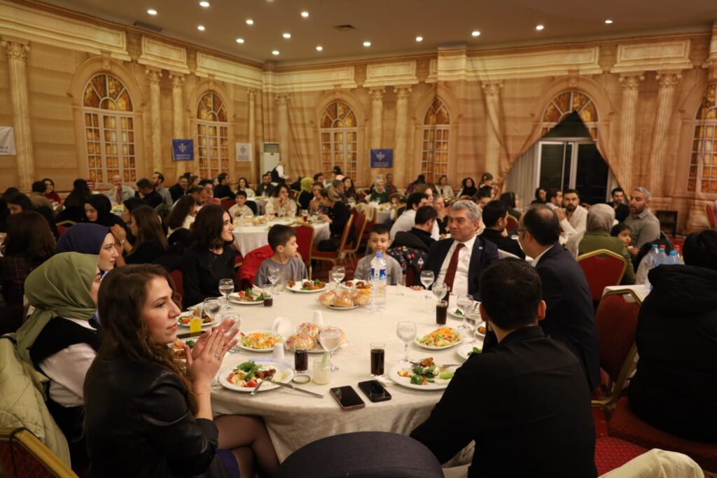 Hürriyetçi Eğitim Sen, Öğretmenler Günü’nü Gaziantep’te Kutladı