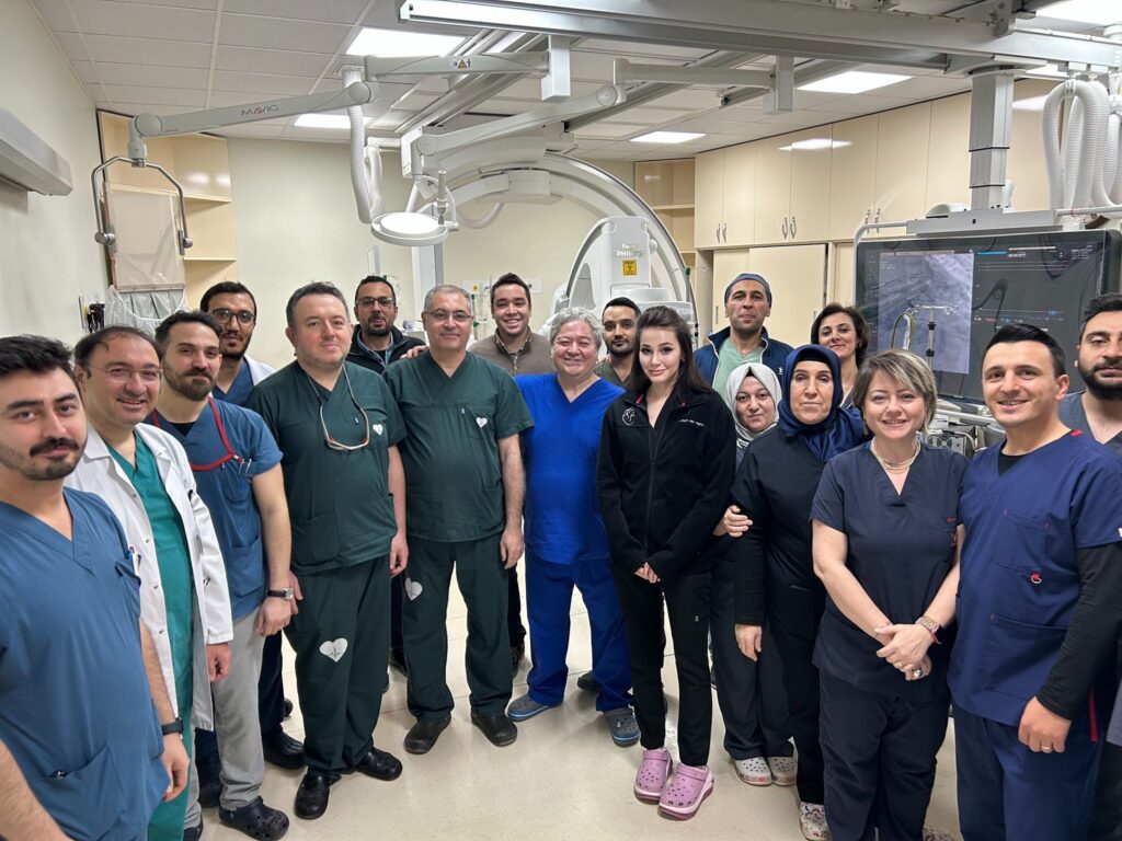 GAÜN Hastanesi’nde Bölge İçin Bir İlk: Ameliyatsız Mitral Kapak Tamiri