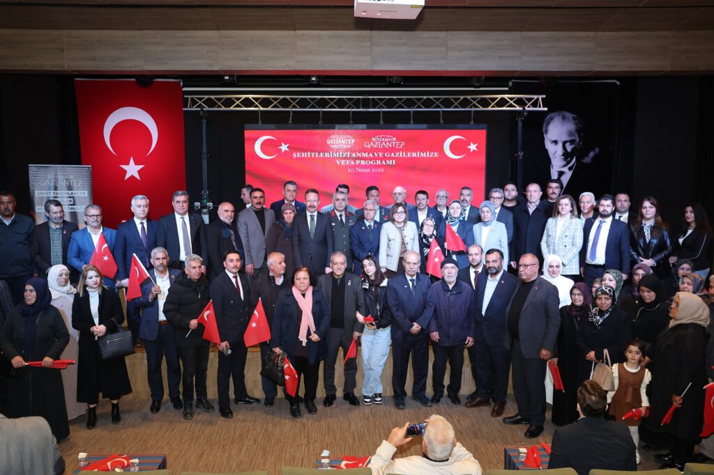 Fatma Şahin şehit aileleriyle buluştu