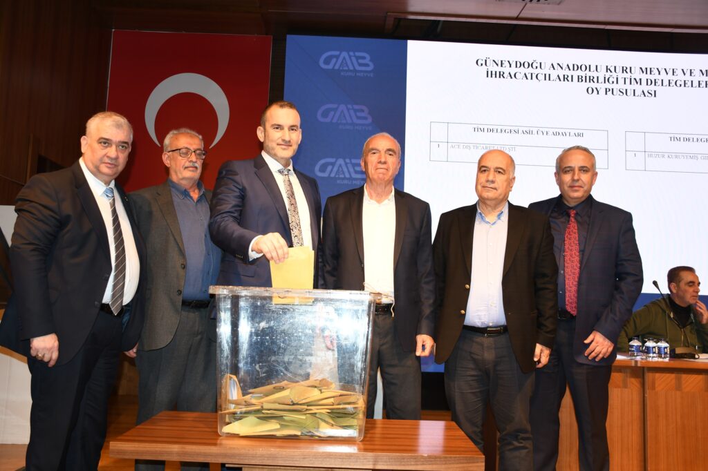 Kuru meyve ihracatçıları “Murat Bakır” dedi